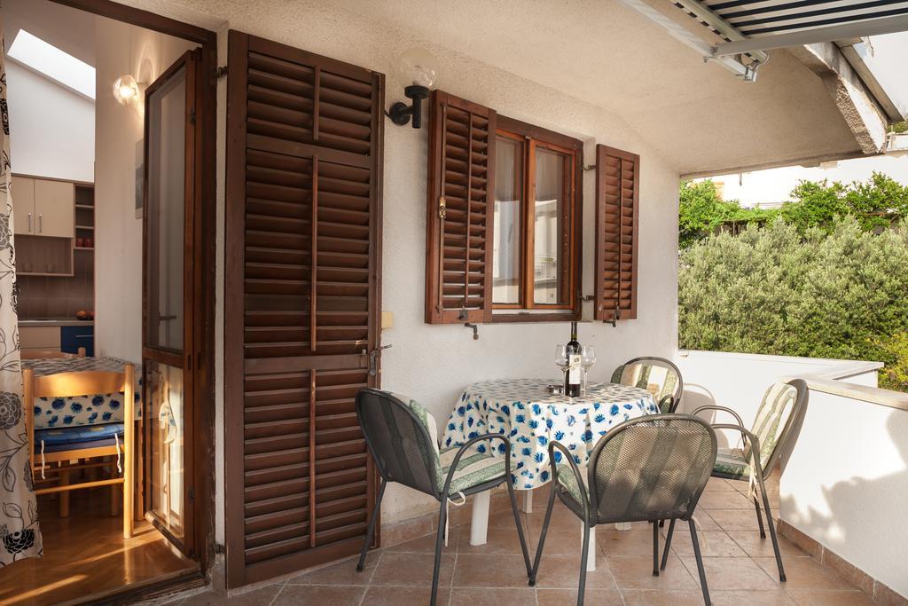 Kornelija 2 Apartment Podgora Phòng bức ảnh
