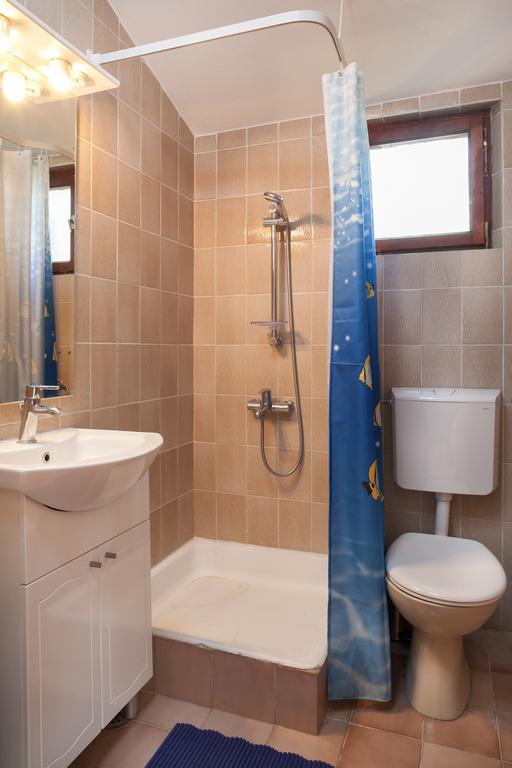 Kornelija 2 Apartment Podgora Phòng bức ảnh