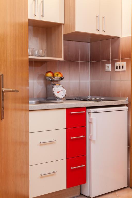 Kornelija 2 Apartment Podgora Phòng bức ảnh