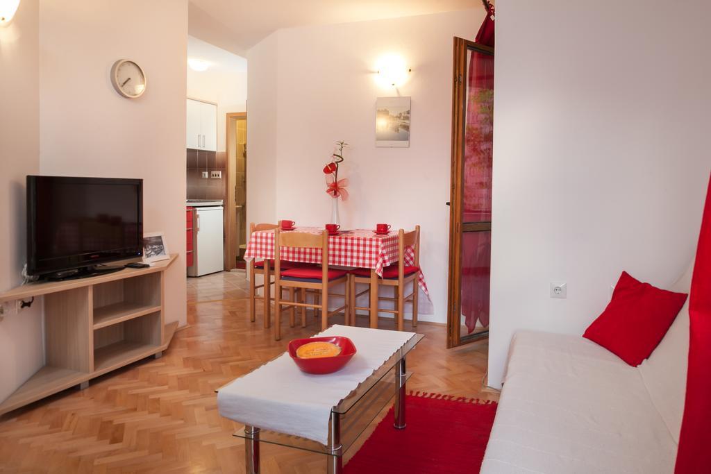 Kornelija 2 Apartment Podgora Phòng bức ảnh