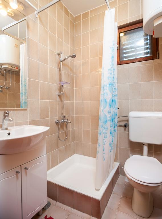 Kornelija 2 Apartment Podgora Phòng bức ảnh