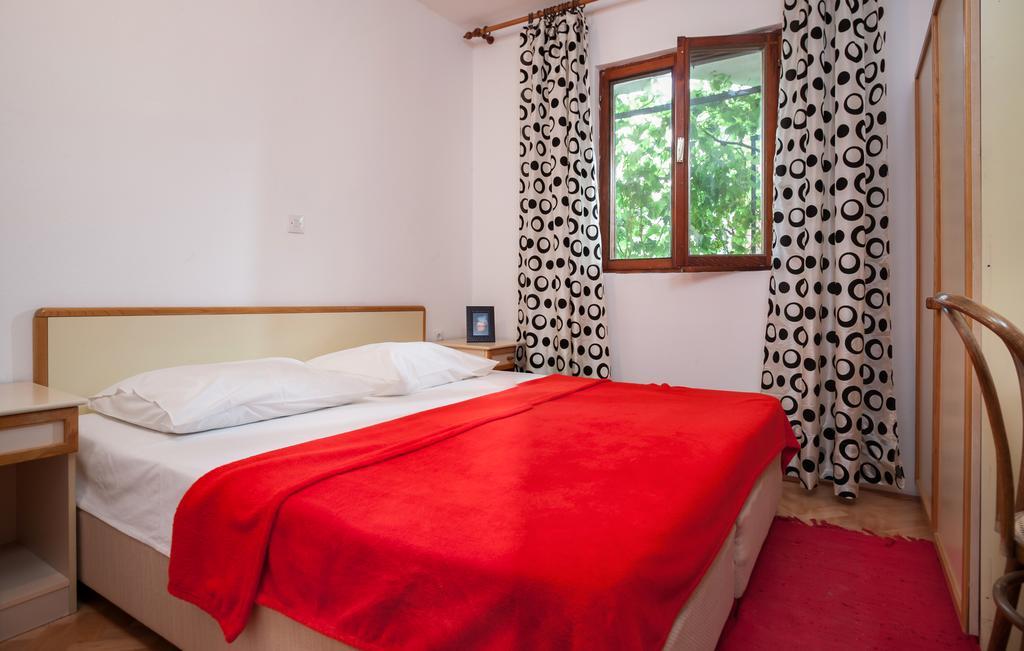 Kornelija 2 Apartment Podgora Phòng bức ảnh