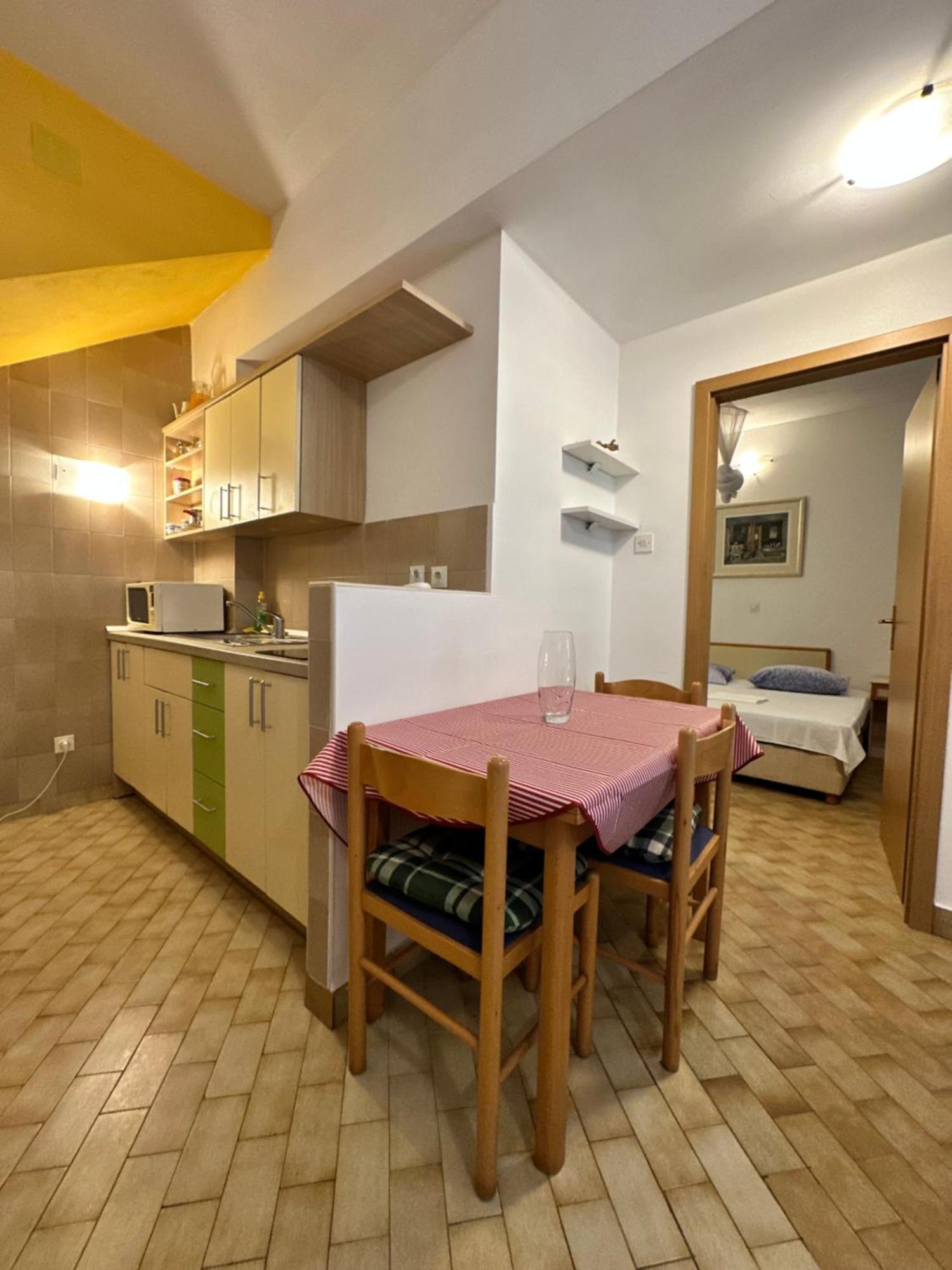 Kornelija 2 Apartment Podgora Ngoại thất bức ảnh